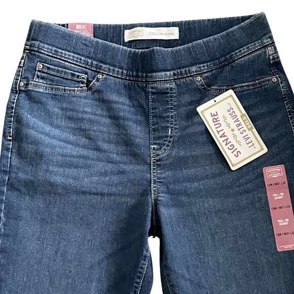 Signature by Levi Straus and Co. Women’s totally shaping pull on skinny jeans. - Picture 5 of 13